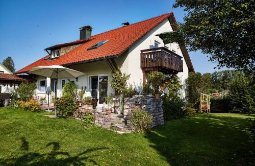 Isny im Allgaeu Apartamento | Top 97,5 qm Ferienwohnung im Allgäu, Balkon und Parkplatz