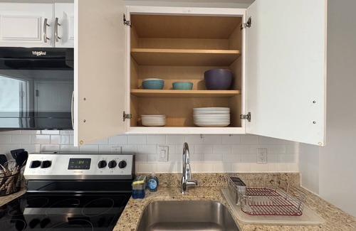 North Philadelphia West Apartamento | Top Balcony at Brewerytown, Philadelphia 1BR/1Bath HVAC,WIF, HDTV W/D IN UNIT