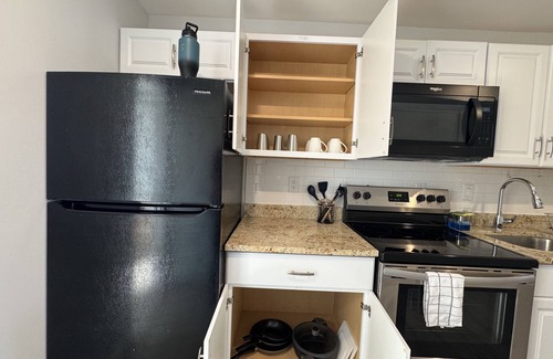 North Philadelphia West Apartamento | Top Balcony at Brewerytown, Philadelphia 1BR/1Bath HVAC,WIF, HDTV W/D IN UNIT