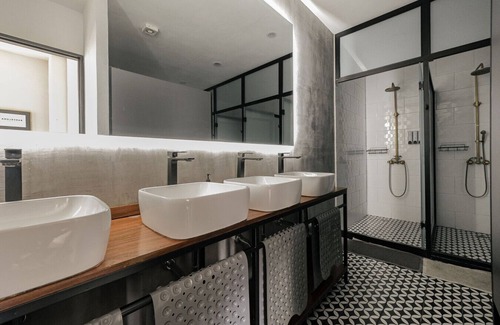 Benito Juarez Cabina | Top Bed | Mixed Shared Room