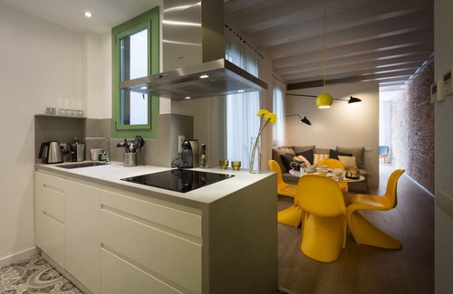 la Vila de Gracia Apartamento | TOP CLASS 2HAB NUEVO AP | Sol | Metro | Wifi | Ascensor | 4 personas