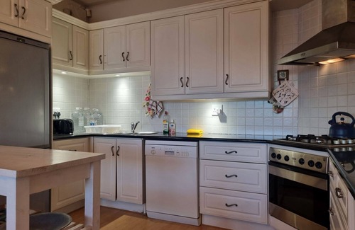 Strand Apartamento | 'Top Flat' @ 121 Beach - 3 Bedroom with Built in Veranda and Easy Beach Access