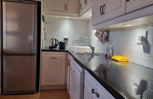 Strand Apartamento | 'Top Flat' @ 121 Beach - 3 Bedroom with Built in Veranda and Easy Beach Access