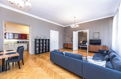 Vinohrady Apartamento | Top flat close to Wenceslas square with parking