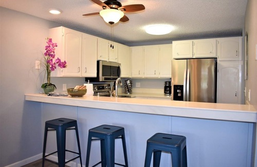 Waikoloa Condominio | Excelente ubicación con vistas al campo de golf en Waikoloa Village!