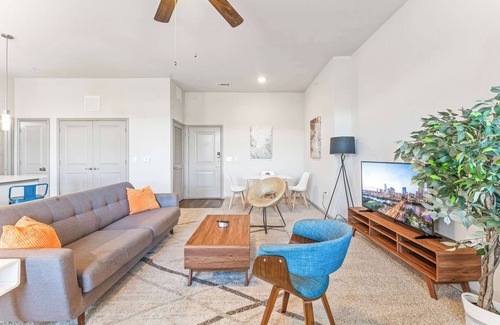 Windsor Park Apartamento | Top Floor 2BR King Beds Suite, 8 Min to Downtown