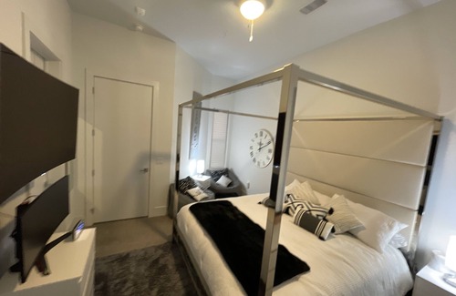 Montgomery Condominio | TOP FLOOR 3BED/3BATH CONDO/Availability of 250 HP PONTOON//MARGARITAVILLE PASSES