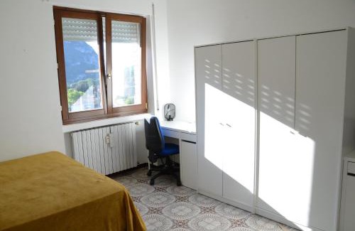 Malgrate Apartamento | Top Floor Apartment 5 minutes walk to lake