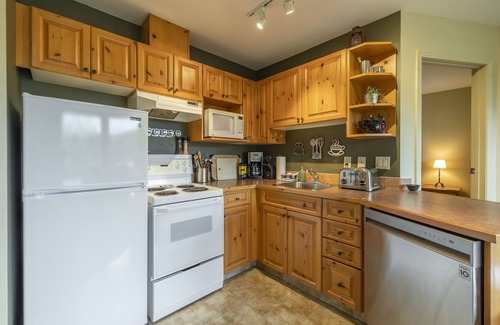 East Kootenay Condominio | Top Floor Condo | Incredible Mountain Views | 3 Beds | Portable AC