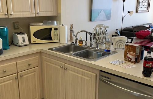 Isla del Sol Condominio | Top Floor Condo with beautiful bay views!