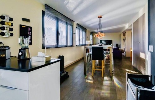 Billancourt–Rives de Seine Casa | Top Floor Penthouse - 750 Square Foot Sunny Rooftop Terrace at the gate of Paris