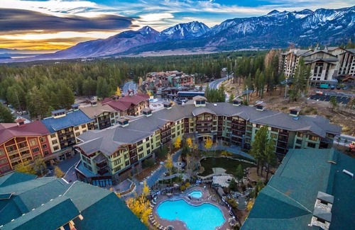 Mammoth Lakes Condominio | Top Floor Grand Sierra Village Lodge, 530+ Comentarios, Ubicación perfecta, Luxuri ...