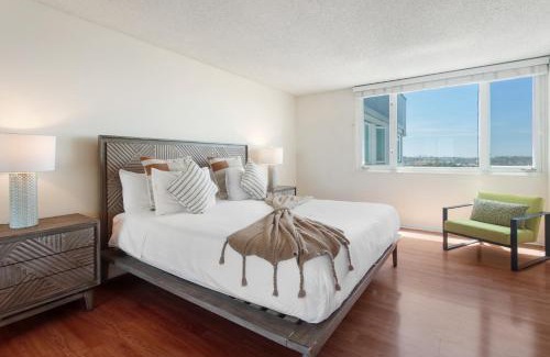Marina del Rey Apartamento | Top Floor Marina Escape 3BR Penthouse Ocean View