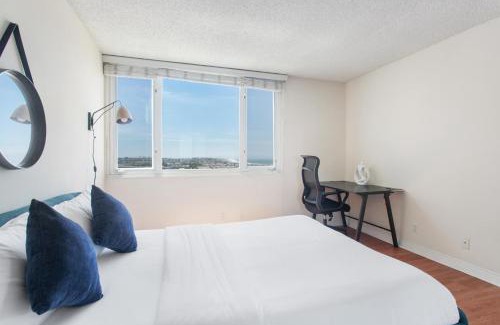 Marina del Rey Apartamento | Top Floor Marina Escape 3BR Penthouse Ocean View