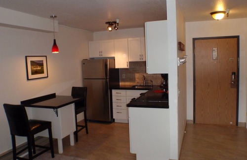 North Park City Condominio | Piso superior, condominio de vista Mtn, alegre y con buen gusto remodelado