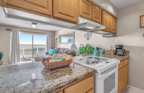 Lincoln City Condominio | Top Floor, Ocean View Condo in The Heart of The Taft District in Lincoln City