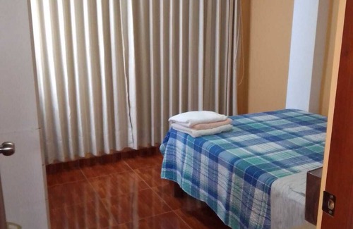Lima Apartamento | Top Floor Private Condo 2 Bed 1 Bath Apt. Walk to Videna in San Luis.
