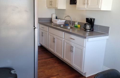 Rampart Village Apartamento | Top floor rental unit with view of Hollywood sign