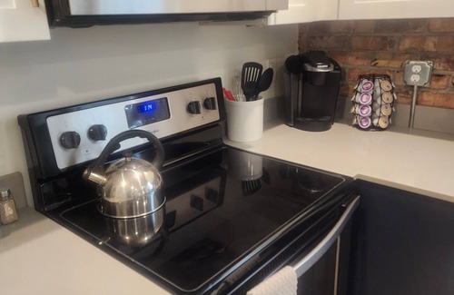 Central City Apartamento | Top Floor Retreat-Fast Internet