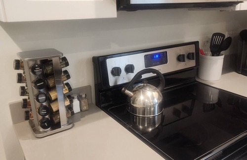 Central City Apartamento | Top Floor Retreat-Fast Internet