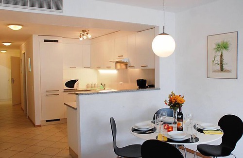 Vira Apartamento | Top Lakeview by Interhome
