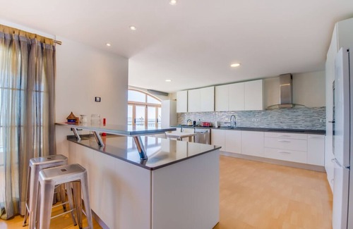 S'Illot-Cala Morlanda Apartamento | UBICACIÓN SUPERIOR, exclusivo y moderno apartamento justo en la playa de S'illot ¡SUPERIOR!