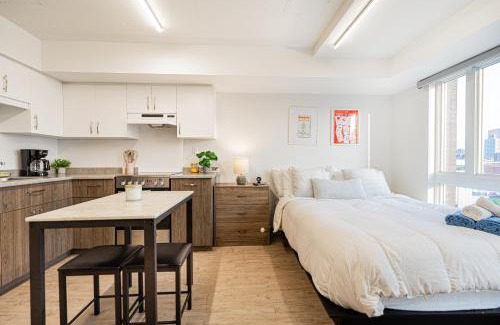 Quartier des Spectacles Apartamento | Top Location - Cozy & Bright MTL studio near metro