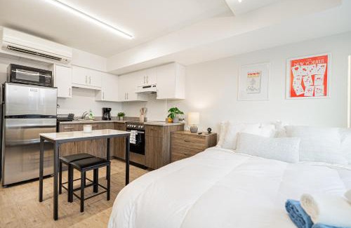 Quartier des Spectacles Apartamento | Top Location - Cozy & Bright MTL studio near metro