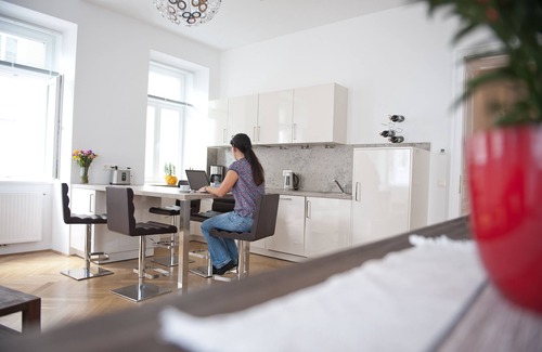 Margareten Apartamento | La mejor ubicación, soleado apartamento con 2 baños.