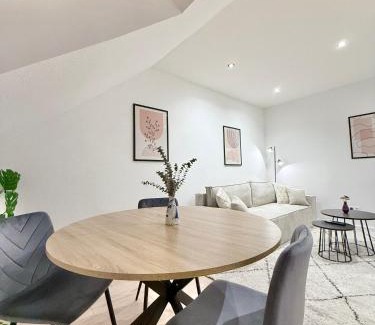 Neheim Apartamento | TOP! Neu saniertes Apartment "Anton", direkt am Ruhrtalradweg in Arnsberg - Neheim