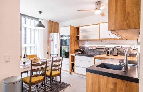 Favoriten Apartamento | Top of Belvedere Smart