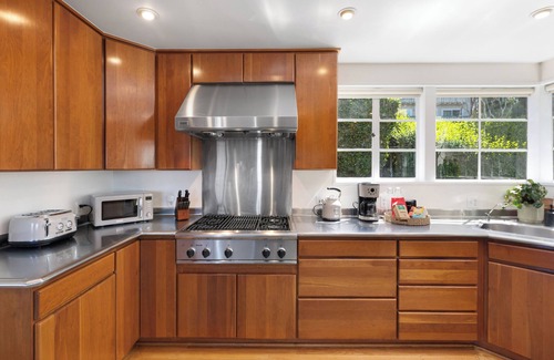Forest Knolls Casa | Top of SF Home with Panoramic City Views