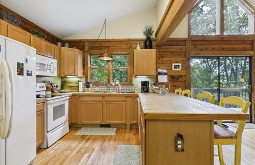 Leicester Casa | Top of the Line Asheville Mountain Cabin