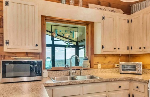 Purlear Cabina | Top of the Lump Cabin with Spectacular Views