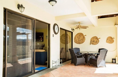 Coco Sunset Hills Apartamento | TOP ON THE HILL OCEAN VIEW CONDO, PERSONALLY OWNED