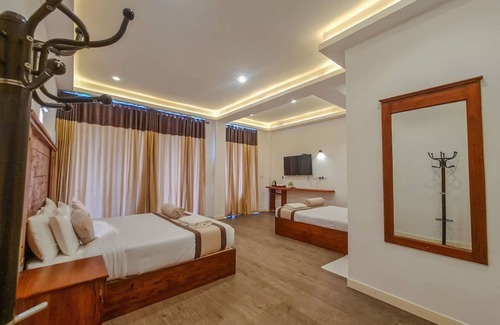 Nuwara Eliya Apartamento | TOP RICH HOTEL- Family Room, Lake View #1