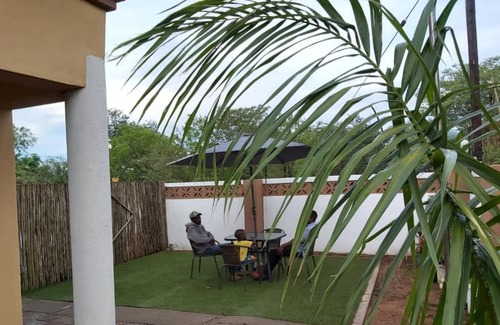 Kasane Cama Y Desayuno | Top Stay Inn