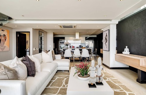 Green Point Villa | Top Urban Escape w Pool and Ocean View Villa Alexa