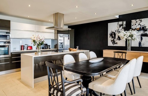 Green Point Villa | Top Urban Escape w Pool and Ocean View Villa Alexa