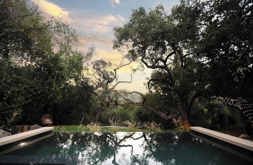 Fernwood Apartamento | Topanga Canyon Oasis by Colby & Conrad