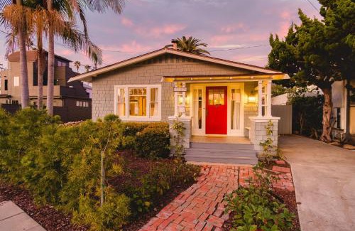 Village of La Jolla Casa | Topaz By AvantStay Adorable Cottage Walking Distance to Beach w Large Patio