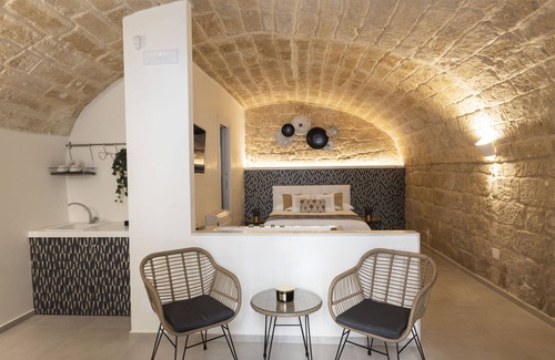 Trani Cama Y Desayuno | Torre Canina Suite & Rooms