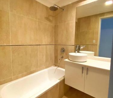 Tucuman Apartamento | Torre Distrito, Jacaranda - Departamento de 2 habitaciones.