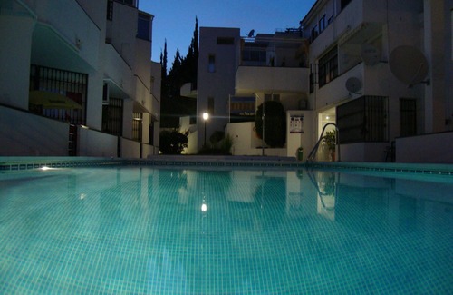 Carihuela Apartamento | Apartamento a 100m de La Carihuela con WiFi gratis, AC, piscina comunitaria