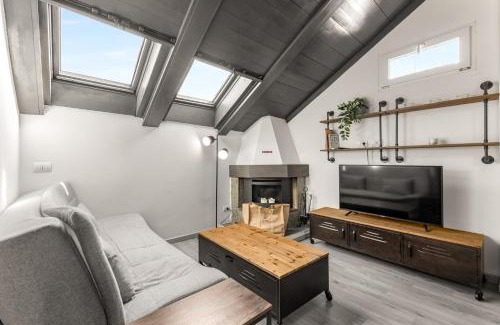 Zona Solari Apartamento | Tortona metro 200m - Charming attic - WiFi