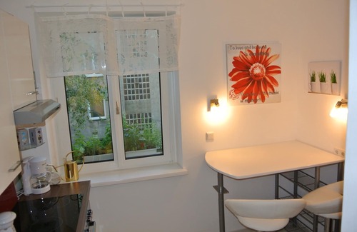 Favoriten Apartamento | Apartamento nuevo, céntrico, a 10 minutos del centro de la ciudad, barato, WiFi, ascensor, estación de metro