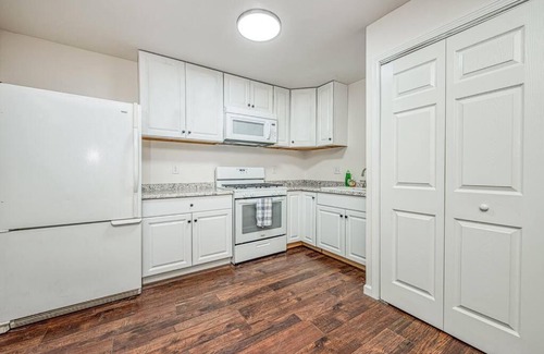 Fresno Apartamento | Totally New Awesome North Fresno Back Studio