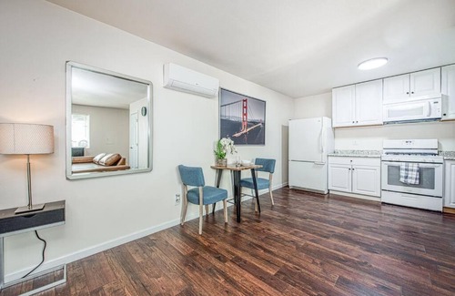 Fresno Apartamento | Totally New Awesome North Fresno Back Studio