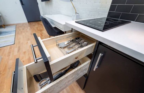 Downtown Hartford Apartamento | Totally Private Cozy studio in awesome Hartford with WiFi, AC