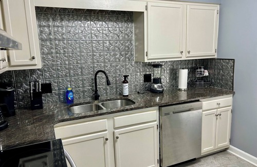 Greenville Casa | Totally Renovated Greenville Townhome - Pirate Fans & Monthly Renters Welcome!